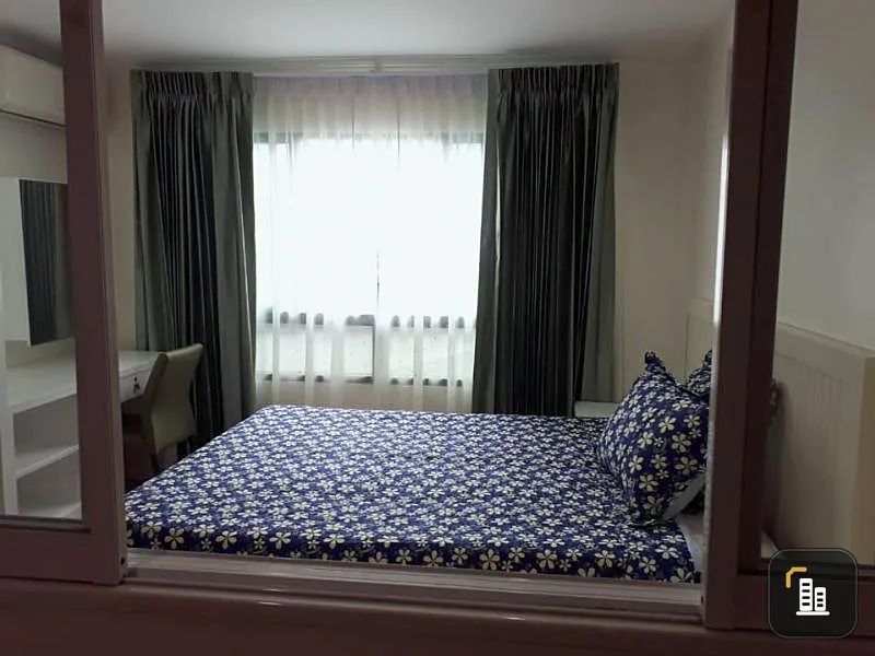 For rent Lumpini Ville Phahon-Sutthisan Fully Furnished room with pool view Interested, don't wait