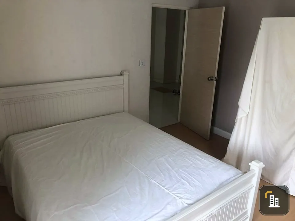 Selling Metro sky ratchda, the room is in the corner of Building A, 2nd floor, complete set of facilities, clear, not hot, you can book now.