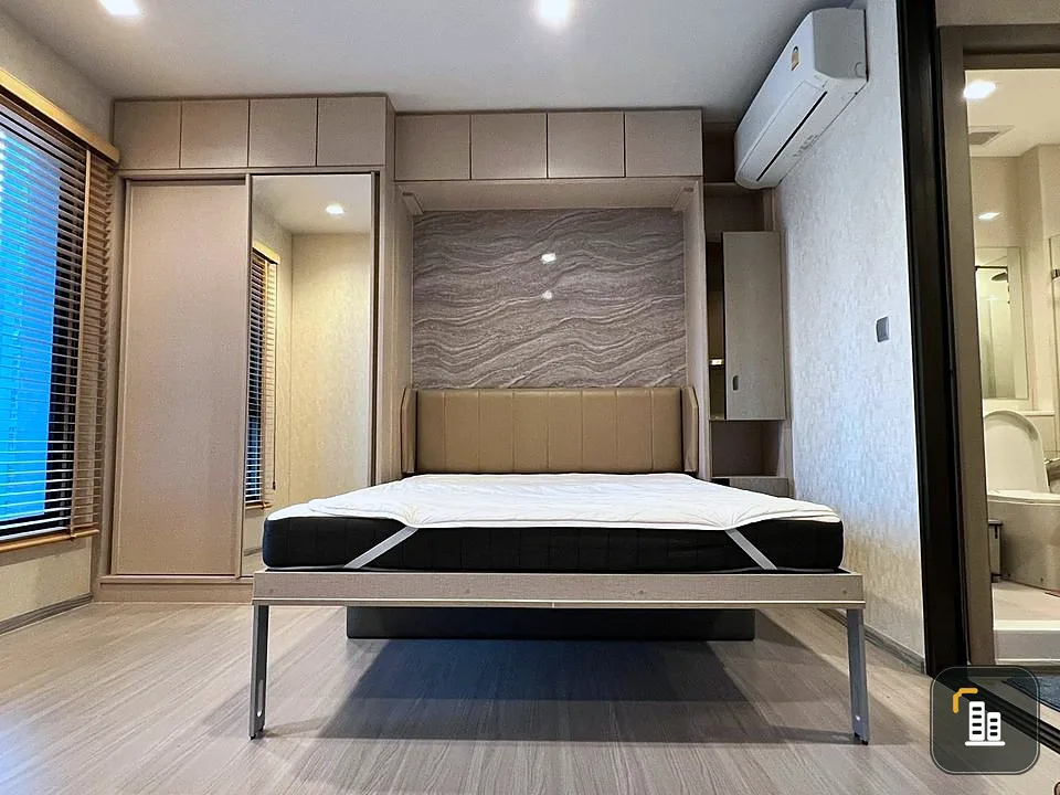 Selling Life asoke rama 9, nice decoration room With a good built-in, 27th floor, has a high view, say that hurry up and reserve it.