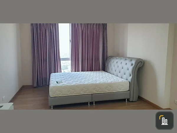 For sale, The Tree Bang Po Station, 27th floor, Chao Phraya River curve view, white tone room, nice to be occupied, urgently.