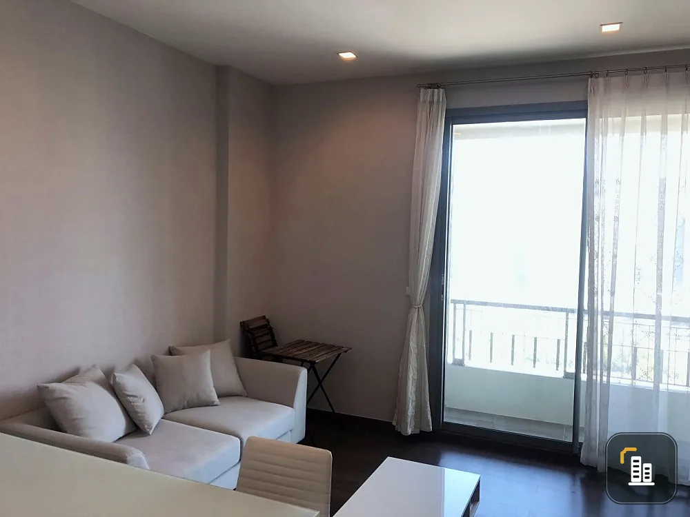 For sale, Q Asoke, 24th floor, north room, spacious room, comfortable, fully furnished, buy now, urgently.