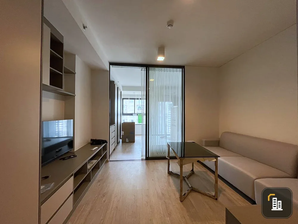 For sale, Ideo Sathorn-Wongwian Yai, 21st floor, partitioned room. Fully furnished, buy now