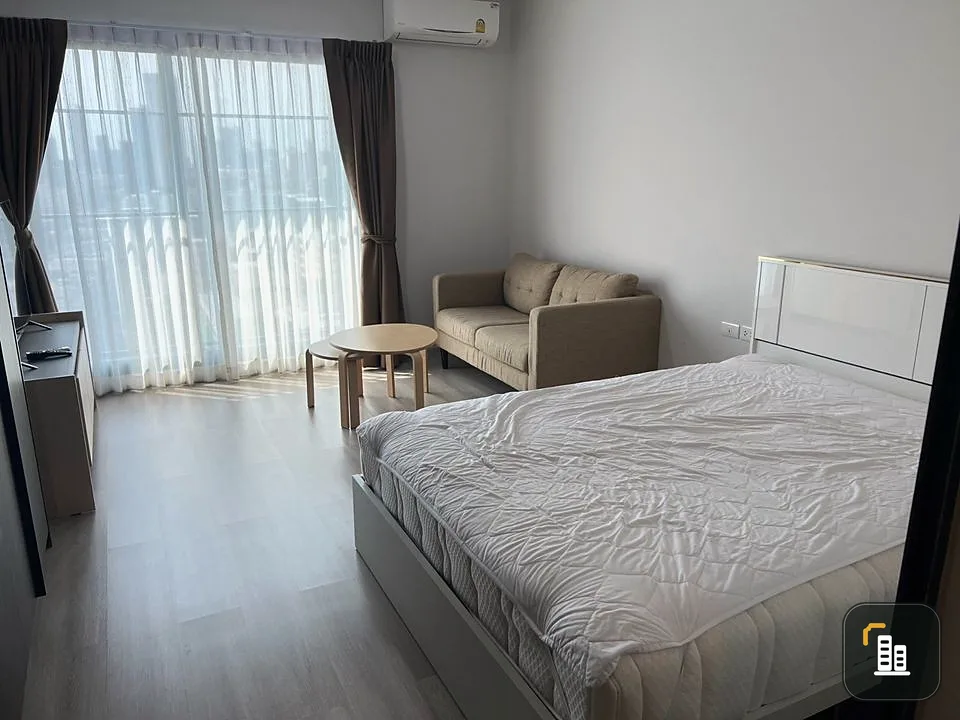 For sale, for rent, Ideo Ratchada Sutthisan condo, nice room, good size, high floor, great view, at a great price, hurry and book now.