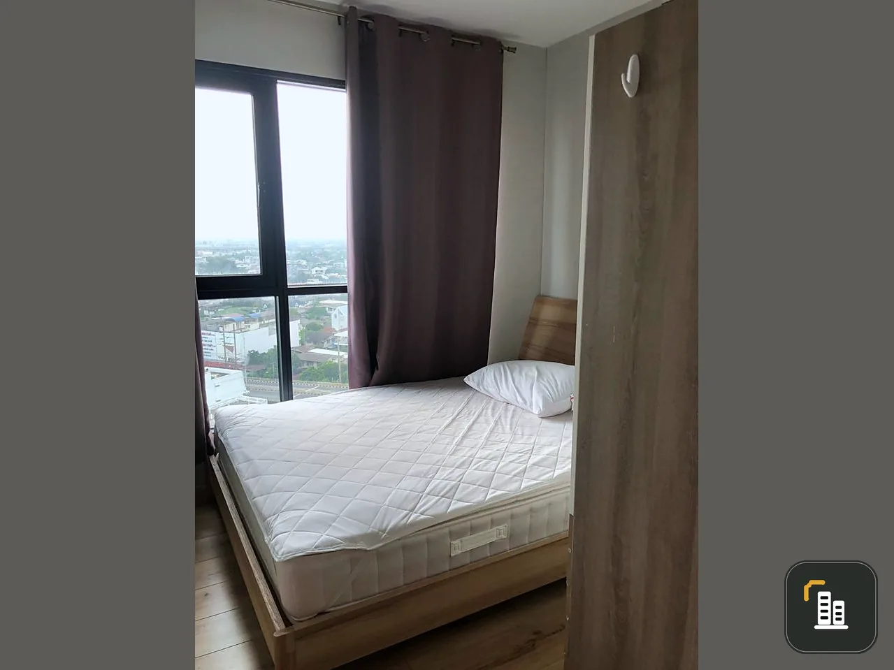 Sell Brix Condominium Room decorated in minimalist style, fully furnished. Miss it. It's a pity. Hurry up.