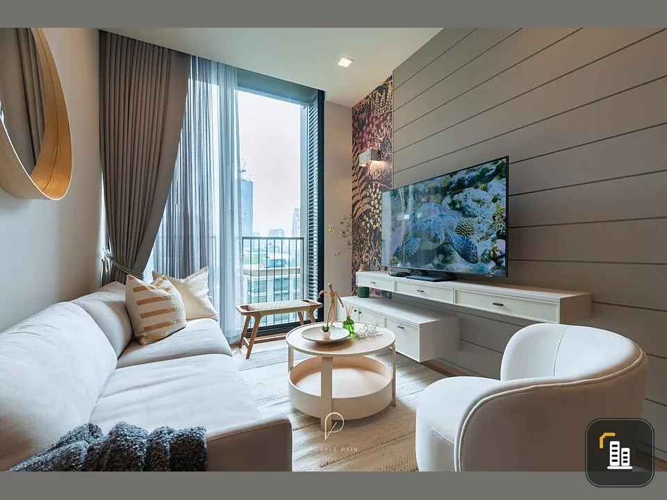 Condo for sale, Noble AROUND Sukhumvit 33, elegantly decorated room Full built-in furniture Don't just look, hurry up and reserve.