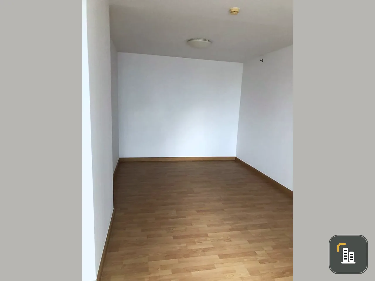 City home condo for sale, Tha Phra intersection, empty room, wide size You can decorate as you wish, you can live by yourself, the investment is worth