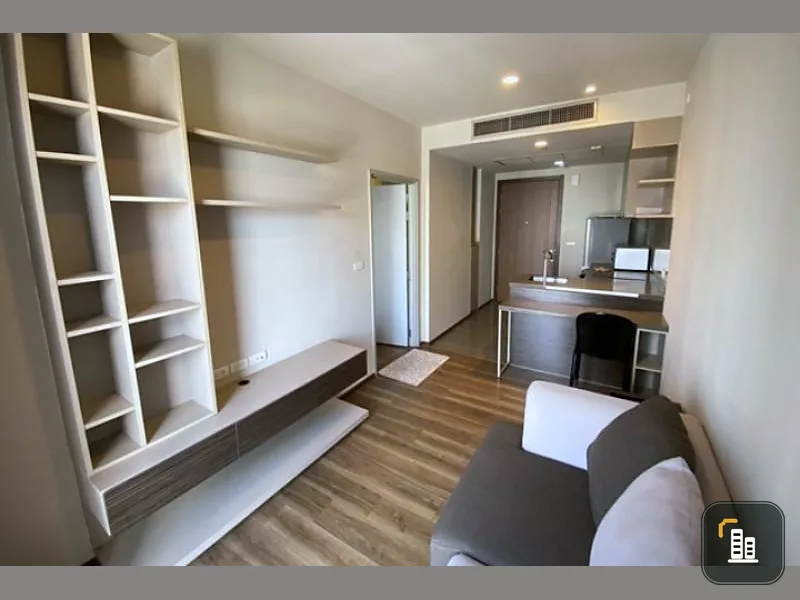 Urgent sale, Condo Onyx Phahonyothin, fully furnished and electrical appliances, 16th floor.