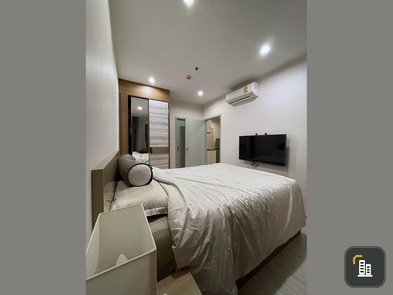 For sale Ideo Mobi Sukhumvit Eastgate, 7th floor, city view, north side, built in, not buying is missing.