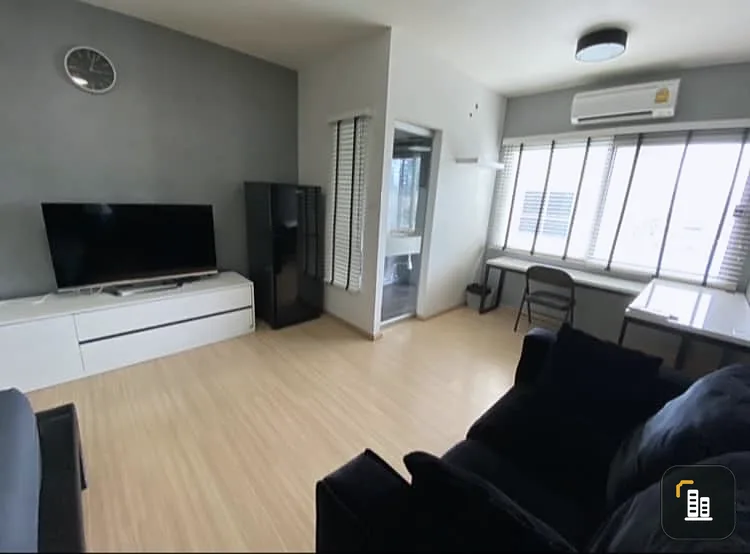 Sell A Space Asoke-Ratchada, window view facing north furniture is ready Complete electrical appliances. Reserve now.