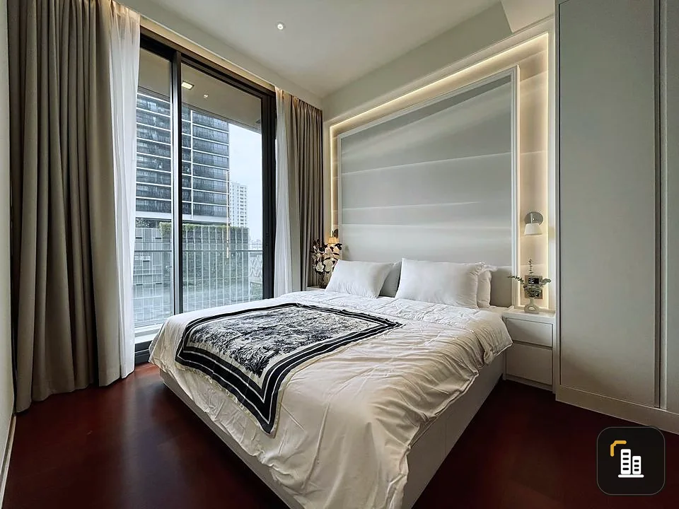 Condo for rent, KHUN BY YOO, beautifully decorated room, spacious size, elegant style, well-designed marble bathroom, book now.