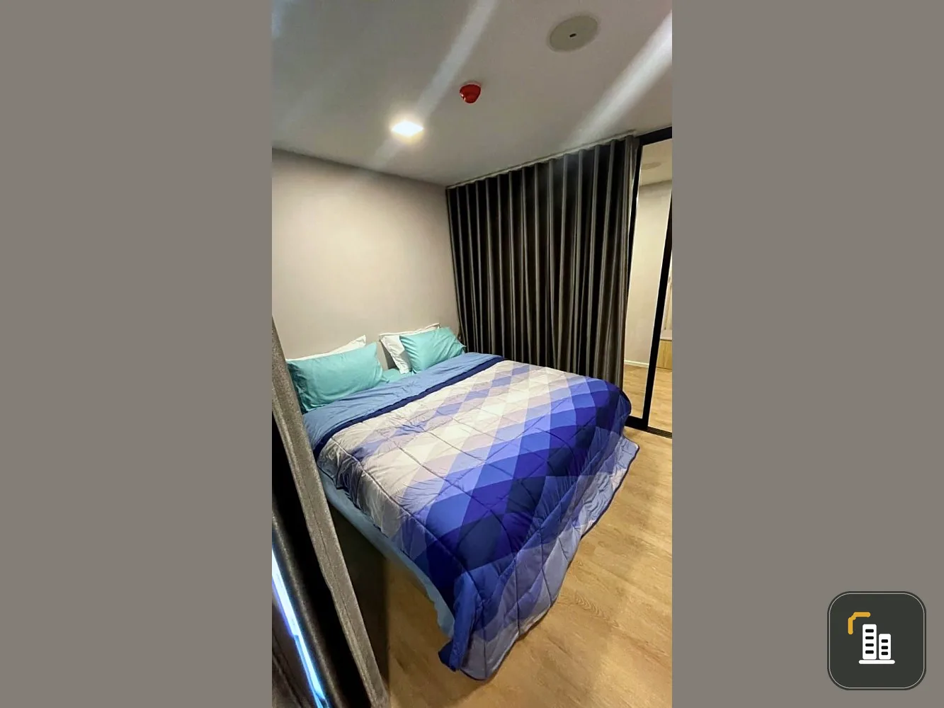 For rent, Kev TU, 5th floor, Building B, pool view. Partitioned room. Book now. Don't wait. Hurry up.