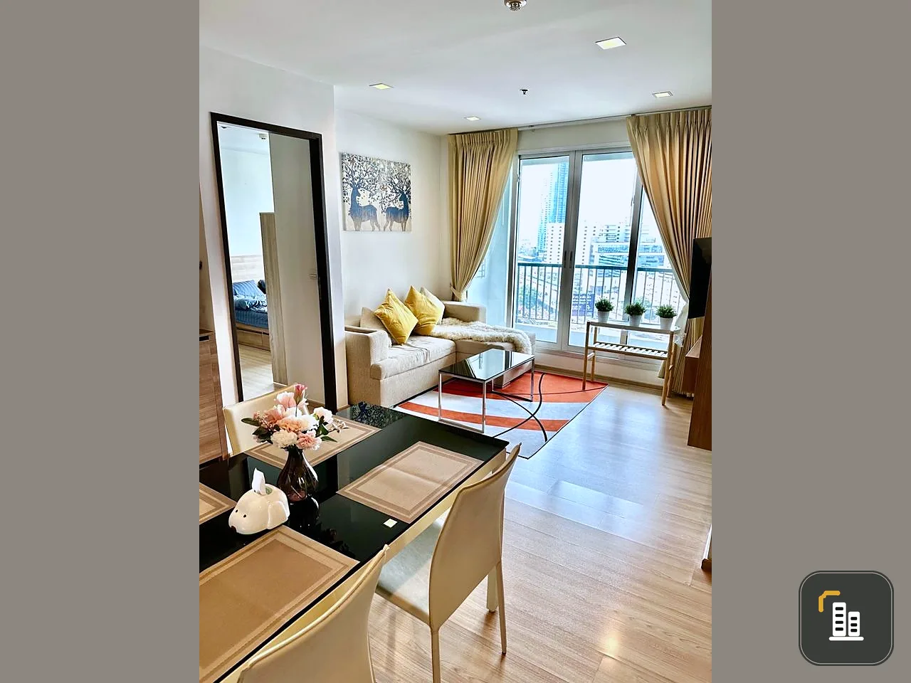 Rent a RHYTHM Sathorn, beautiful, luxurious decoration room, the city is extremely cool. Missed. Unfortunately, it was terrible.
