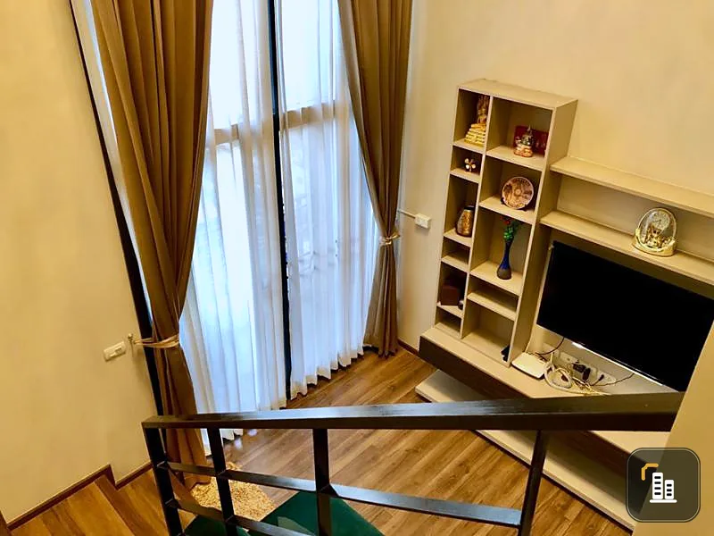 Sell Onyx Phaholyothin, Duplex room, 2 floors, Modern style, with luxury Chandelier, for only ten thousand