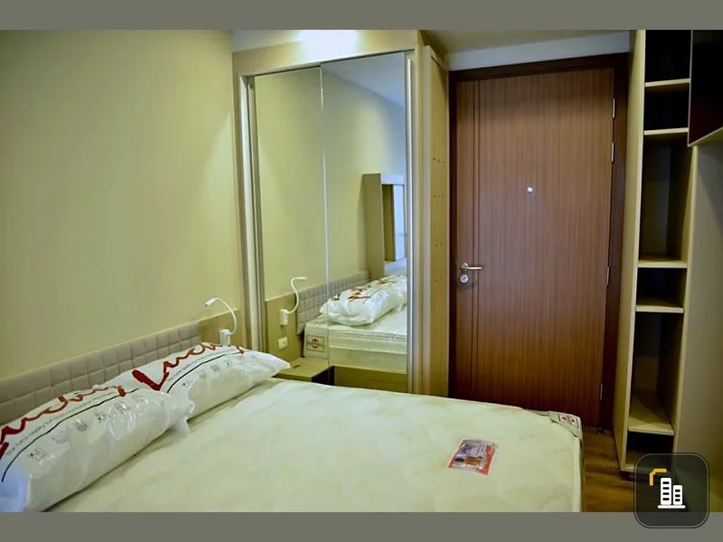 Sell ONYX Phahonyothin DUPLEX 2 floors, ceiling height 5.8 m. open and airy Access to both the 9th and 10th floors, very convenient.