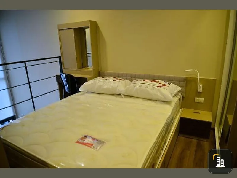 Sell Onyx Phahonyothin, DUPLEX room, 250 meters from BTS Saphan Khwai, fully furnished, worth the investment.