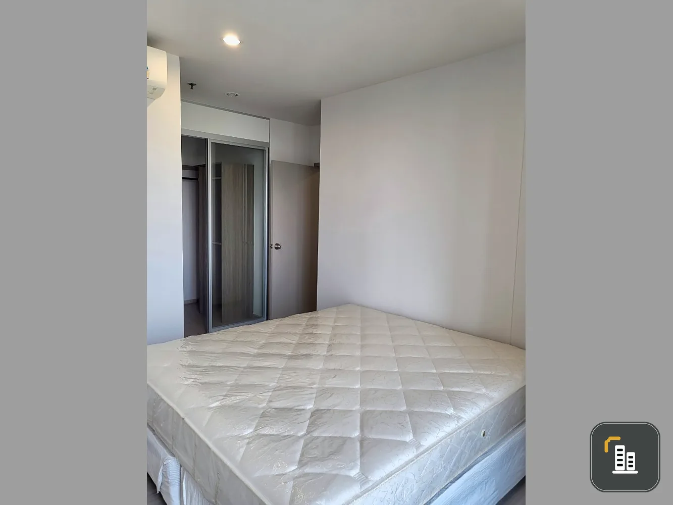 Parkland Condo for Rent Parkland Petchkasem 56 2 Bedrooms, wide, well -proportioned.