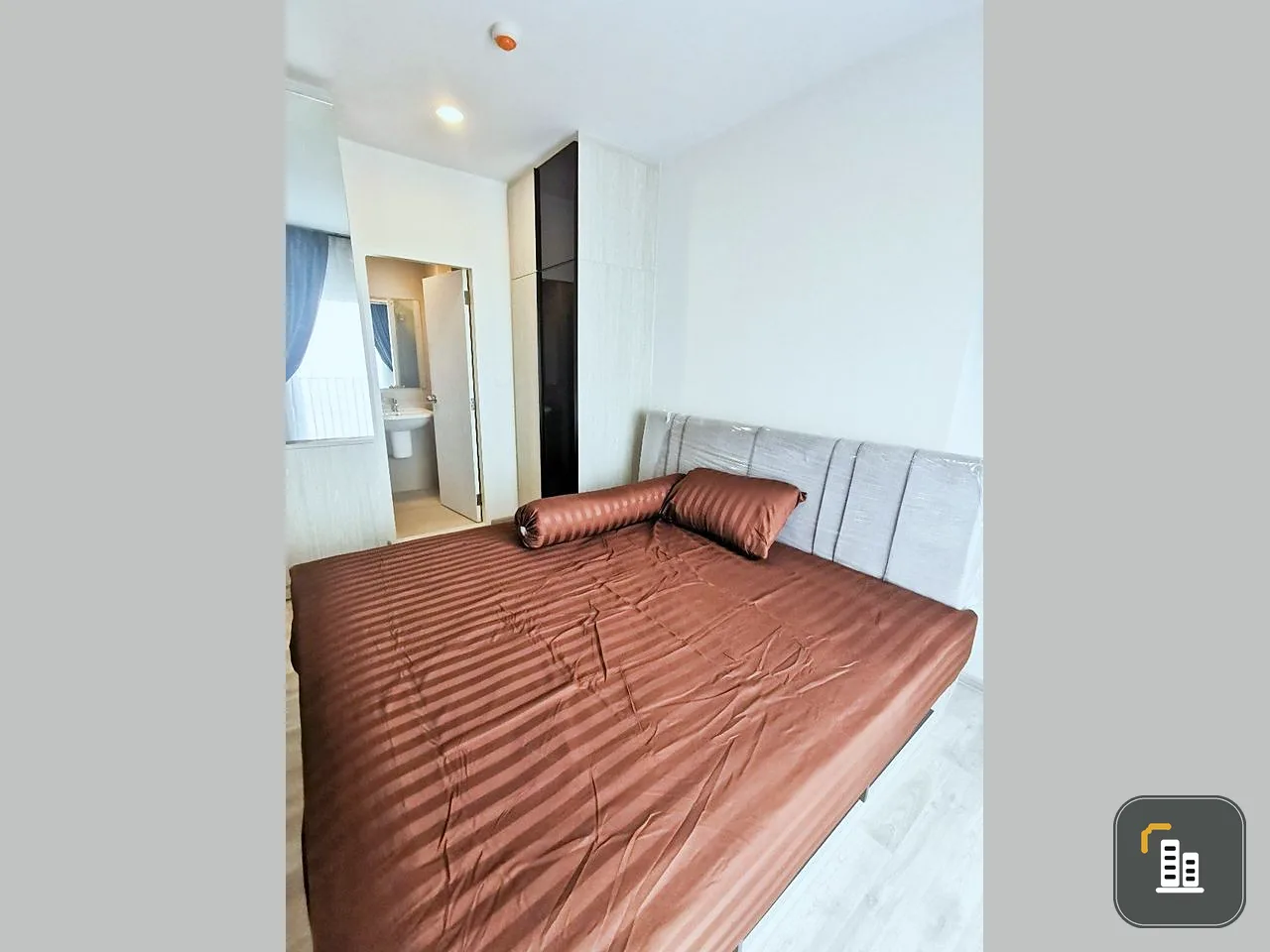 Condo for rent, Niche Mono Ramkhamhaeng, high floor, very good wind, clear view, no buildings blocking Partitioned room. Hurry up to reserve.