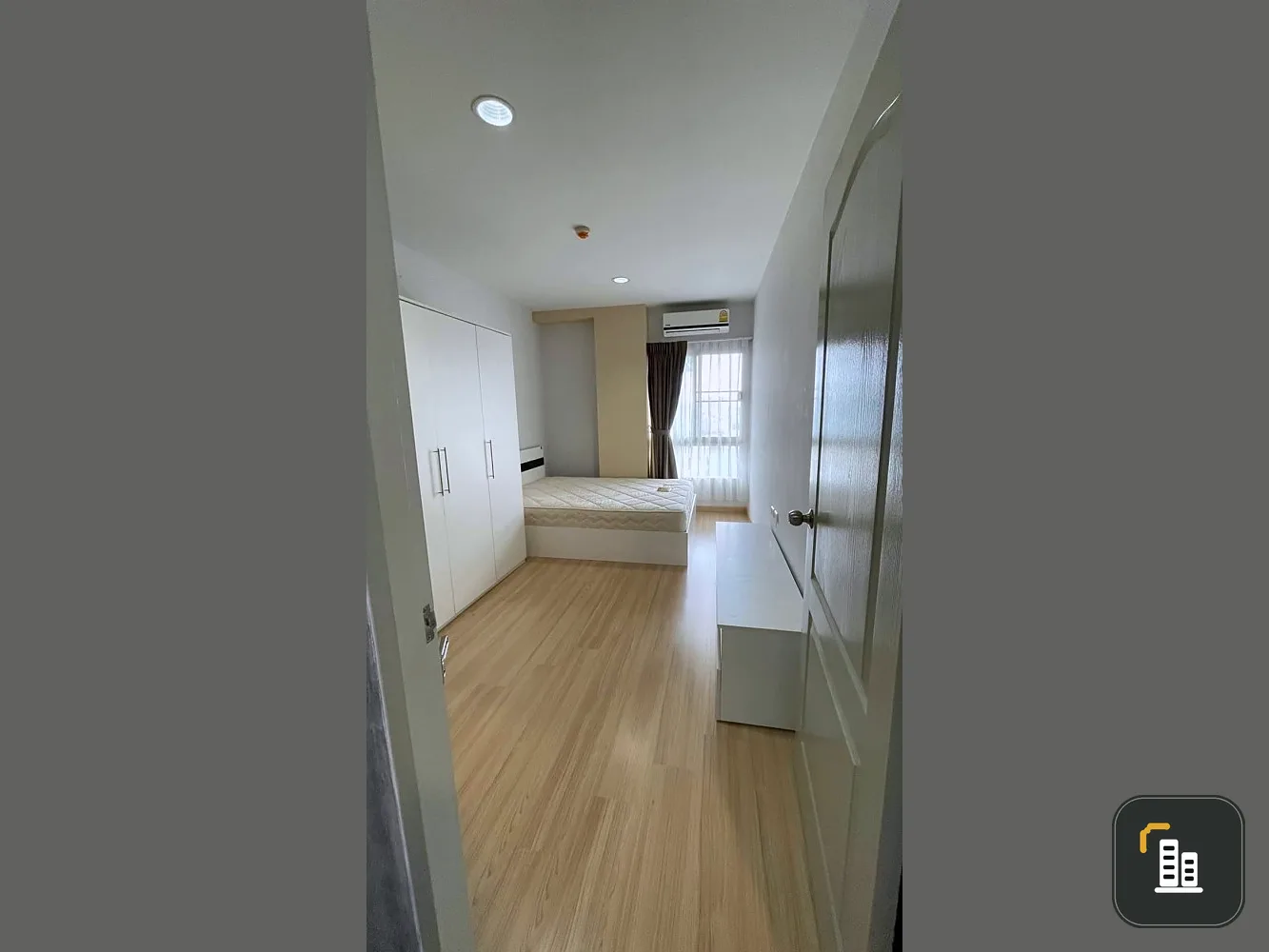 Sell The Kith Tiwanon, 2 bedrooms, spacious room, corner room, good view, beautiful condition, inviting, buy it, you will not be disappointed.
