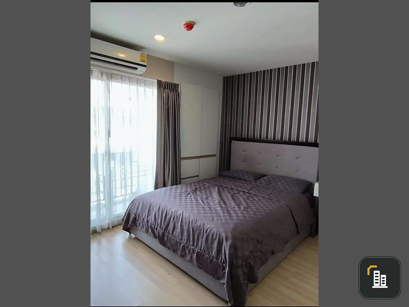 Sell The Nest Sukhumvit 22 with good wallpaper. complete electrical appliances Carry your bag and move in.