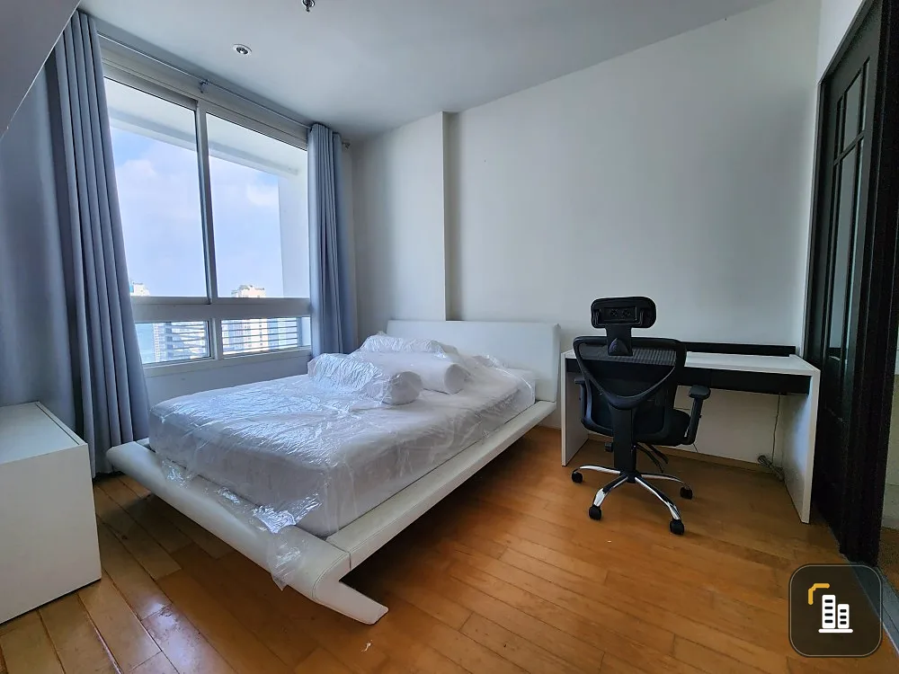 For rent, Villa Ratchathewi, spacious room, 26th floor, open view, complete with facilities, don't wait.