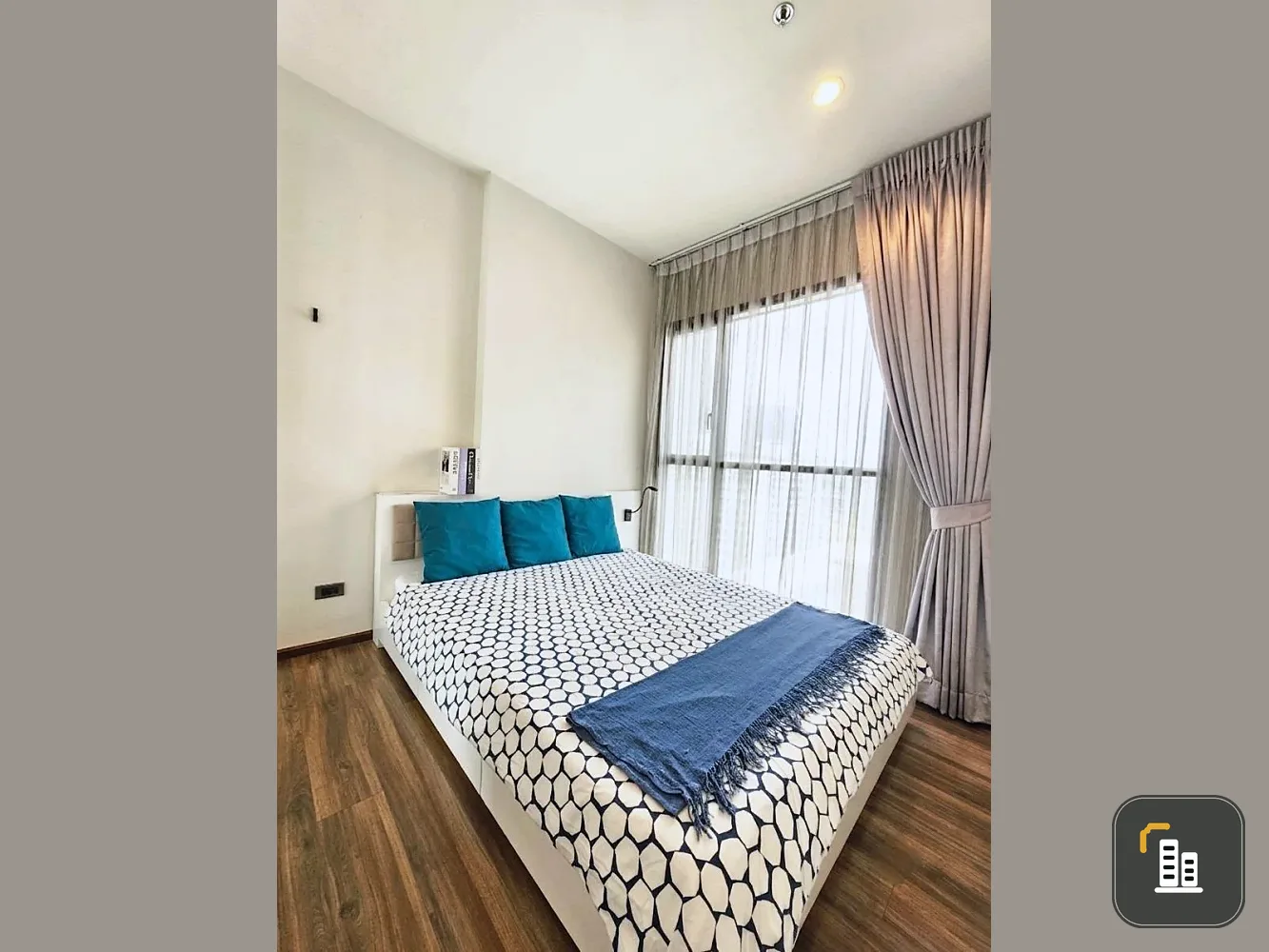 Condo for sale, rent, Wyne Sukhumvit, overlooking the pool Complete with furniture and electrical appliances, book now.