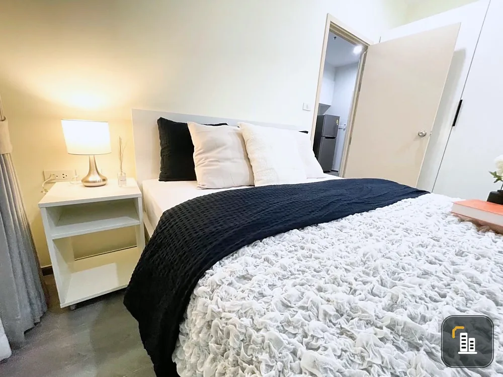 For rent, Rich Park Triple Station, a completely new room, beautifully decorated, inviting, say that it's super popular, book now, don't miss it.