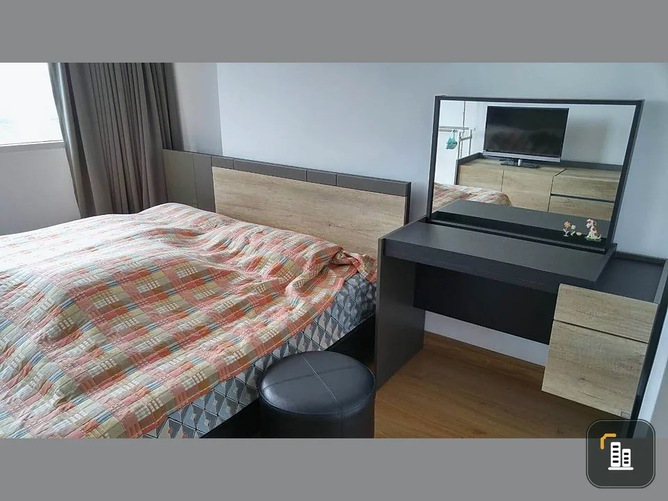 Selling Supalai Park Ekkamai-Thonglor, corner room, lots of usable space good leather sofa This must be reserved.