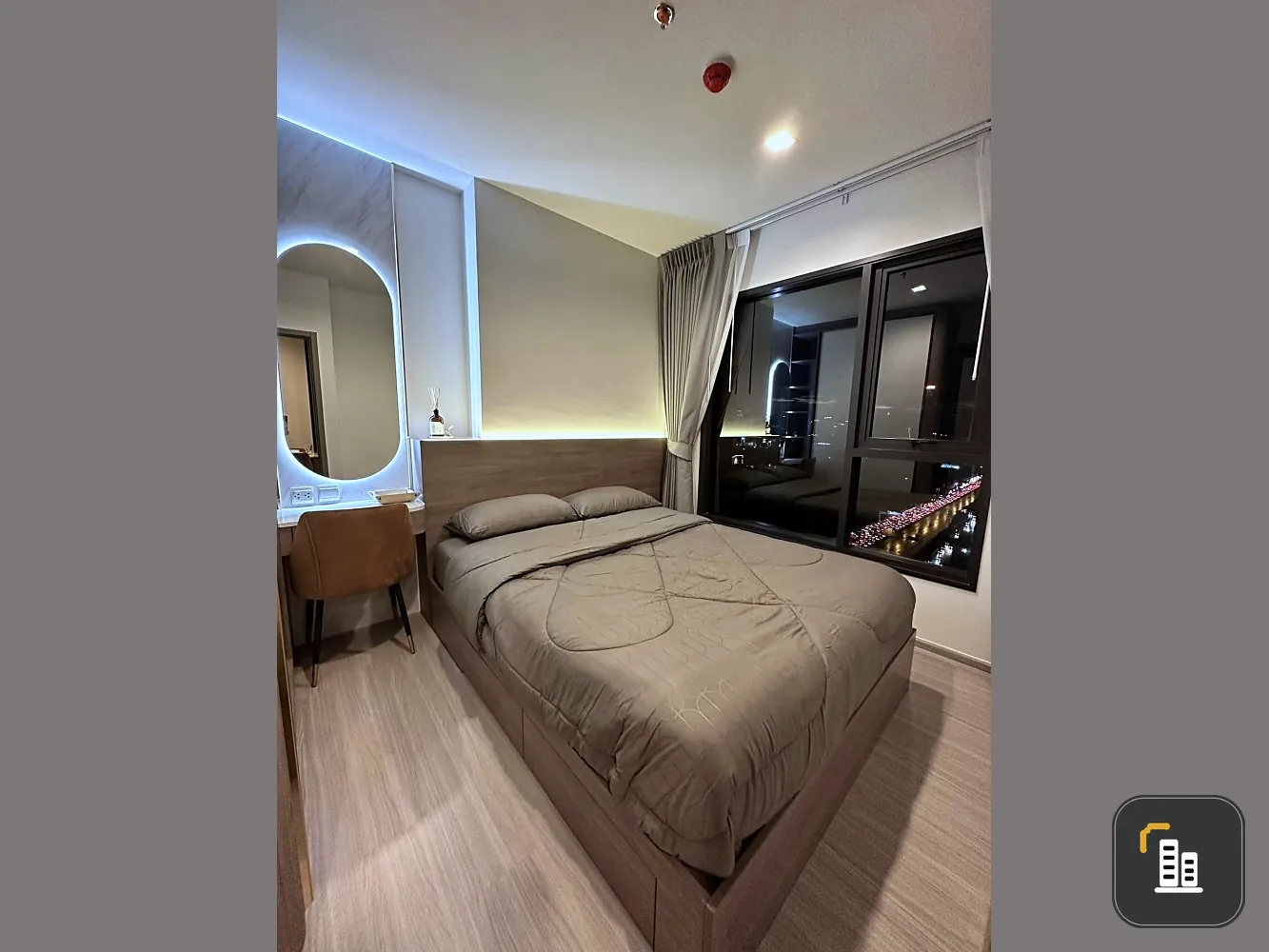 Condo for rent, Life Asoke Hype, nice room, elegant decoration Good built-in furniture, great price, hurry up and book now.
