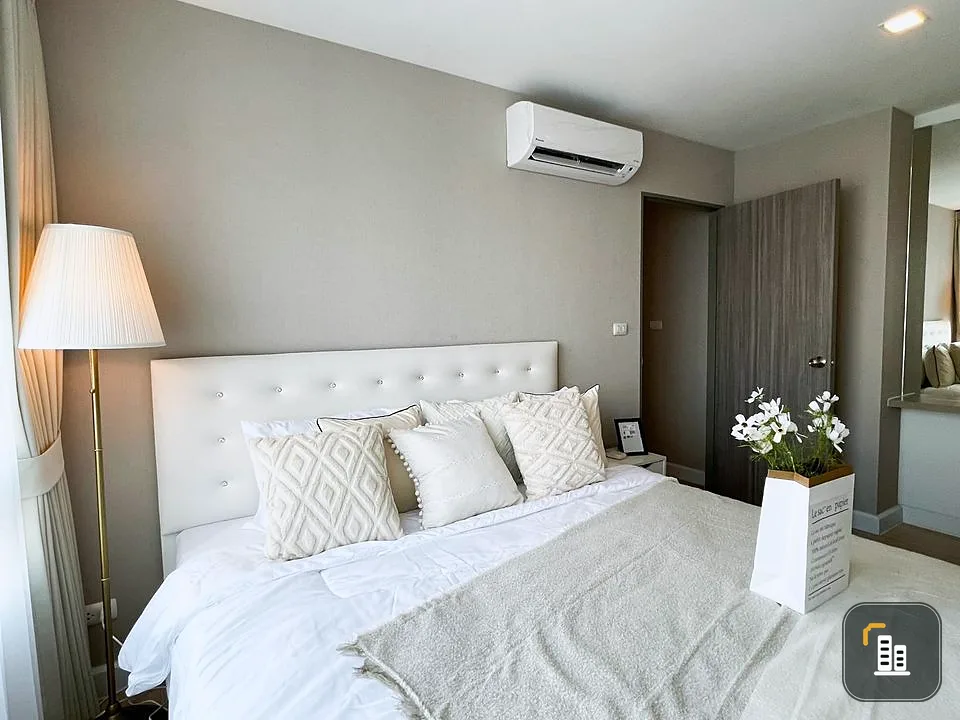 For rent, Metro Luxe Ratchada, spacious room, 2 bedrooms, partitioned, cute decoration, very livable, do not miss a lot.