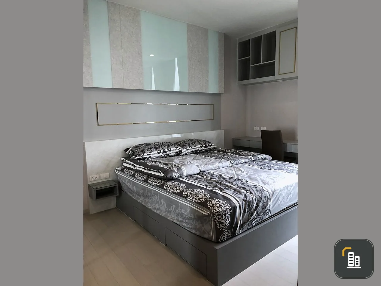 Condo for sale, Noble Ploenchit, 40th floor, the north. The view is super good. Decorate the luxurious luxury. Book first.