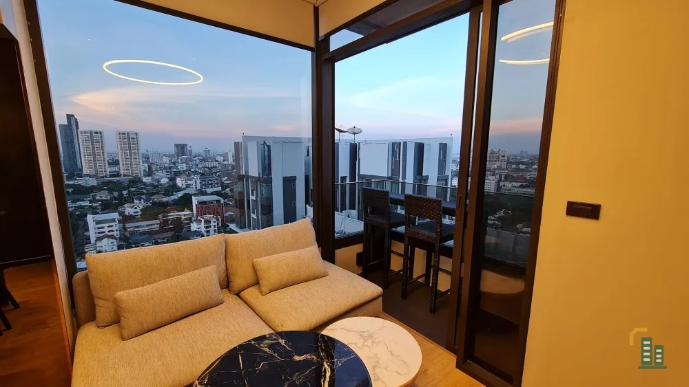 For rent, The Fine Bangkok Thonglor-Ekamai, north, 21st floor, beautiful city view. The most decorated room, don't miss it