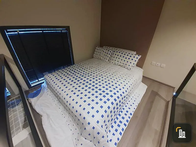 The Reserve Phahol-Pradipat for rent. Private corner room decorated in loft style, high ceiling, airy, interested urgently.