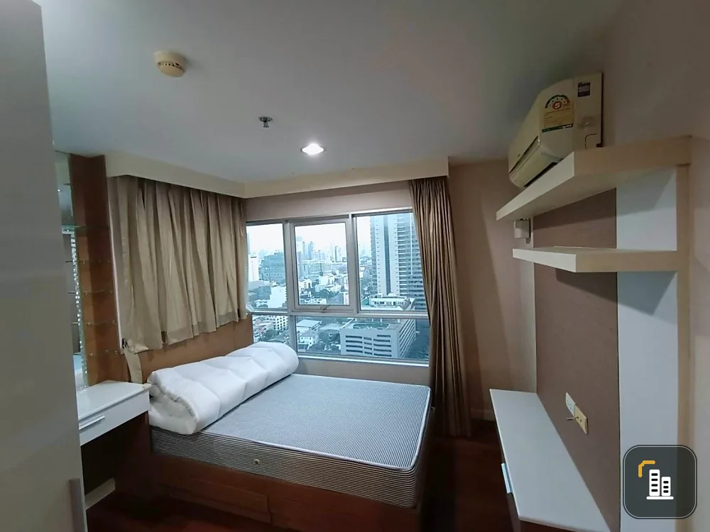 For rent, Belle Grand Rama 9, very spacious room, high floor, clear view, comfortable, large built-in wardrobe, book now.