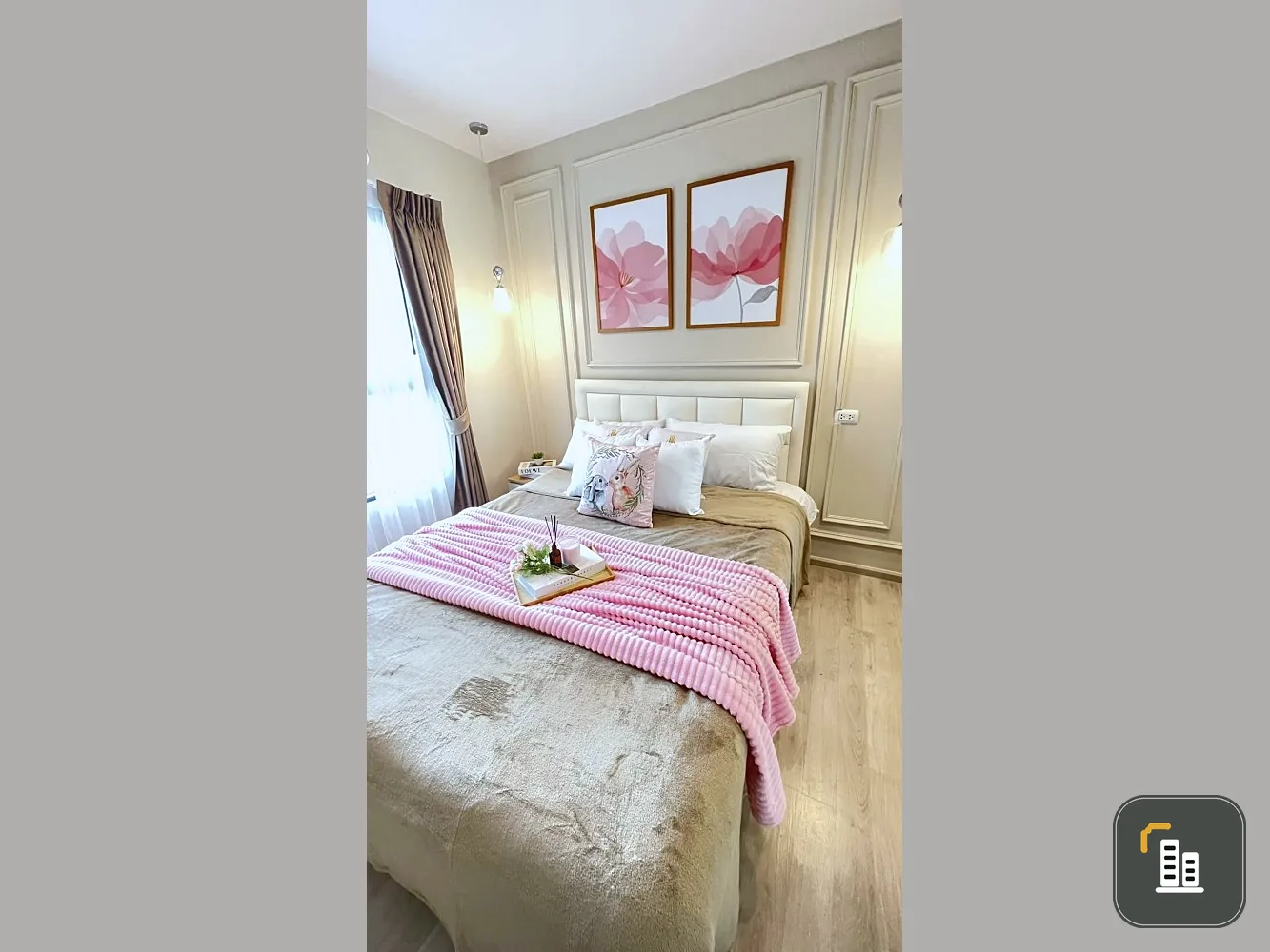 Selling Plum Condo, Central Station, beautifully decorated room, looking good, very stylish, covering the entire wall of the room Don't miss a lot