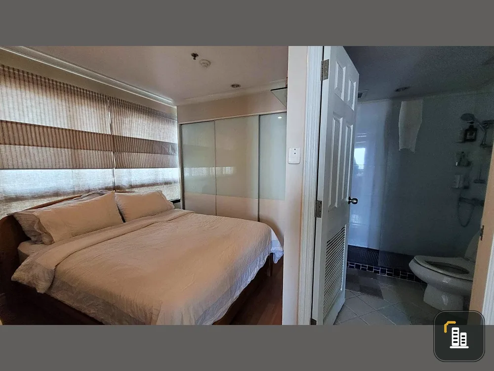 For sale, Lumpini Place Narathiwat-Chaopraya, 15th floor, very beautiful view, the best location. Good like this. You can't reserve it anymore.