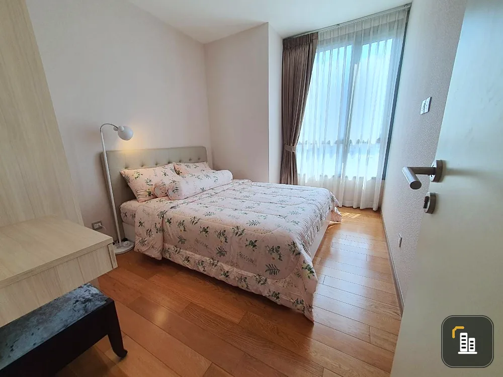 For rent condo H Sukhumvit 43 nicely decorated room Comes with full facilities Don't wait, book now.
