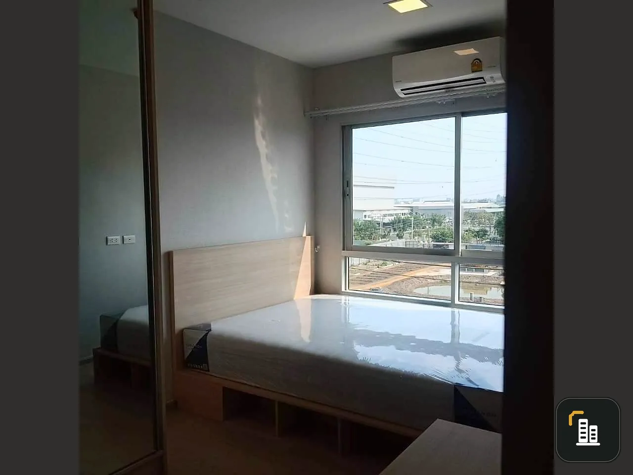 For rent, Plum Condo Rangsit Alive Phase 2, 5th floor, outside view, room divider, fully furnished, ready to move in, book now.