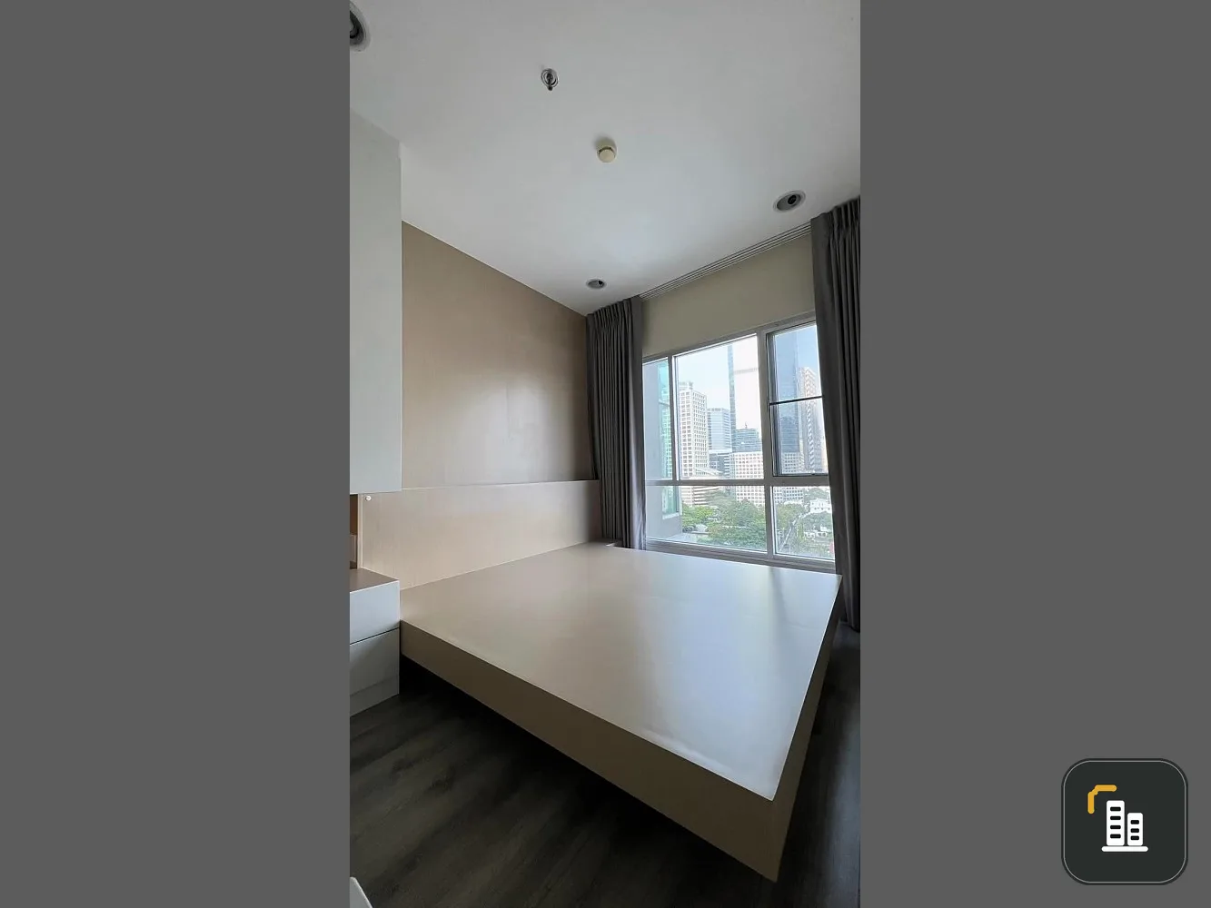 For sell Centric Sathorn-St. Louis 1 Bedroom built-in furniture and appliances Hurry up to buy.