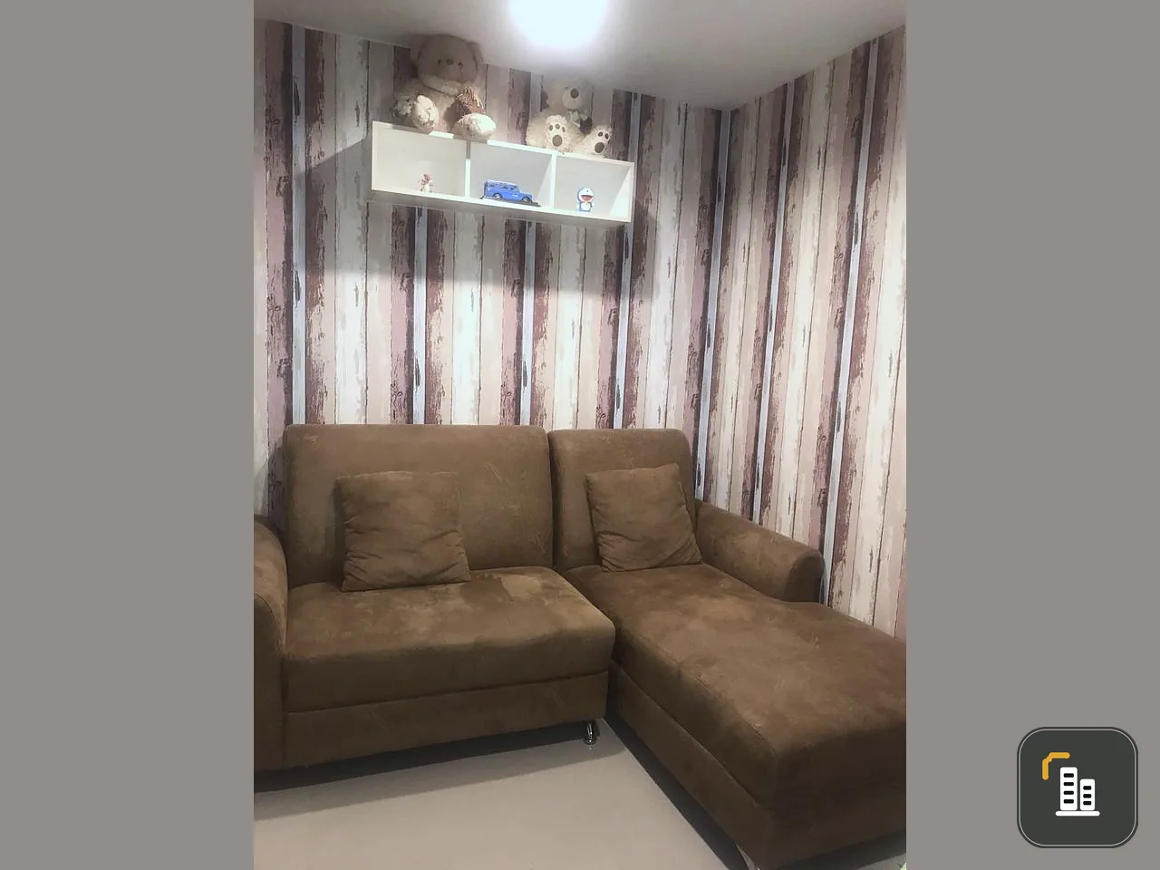 For sale, Lumpini Condo Town Nida-Serithai 2, Building B, Rim room, fully furnished. Ready to move in immediately. Book now. Hurry up.