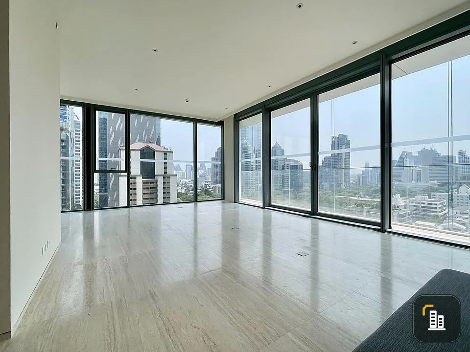 SCOPE LANGSUAN condo for sale, spacious room family friendly Well built-in. Hurry up to reserve.