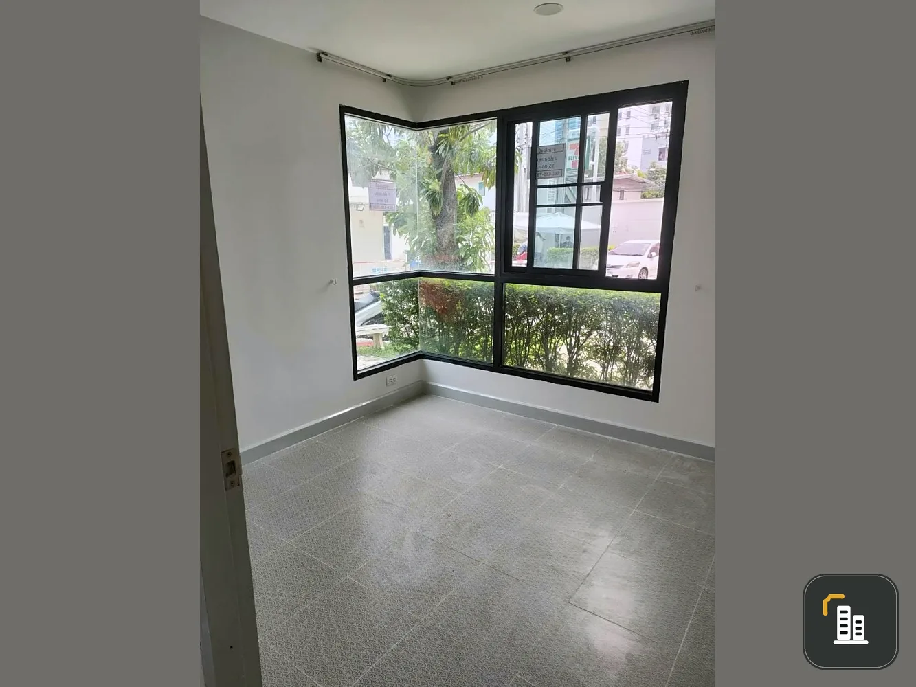 Condo for sale, Metro sky Ratchada, empty room, 1st floor, Building B, convenient transportation You can't miss it, book now.