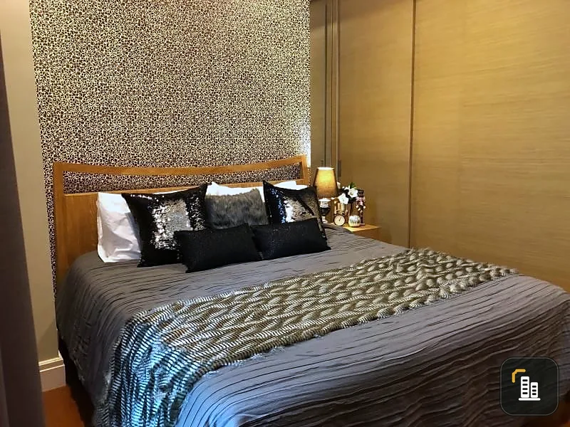Condo for rent, Bright Sukhumvit 24, ready to move in immediately. furnished room You can carry your bag and move in.