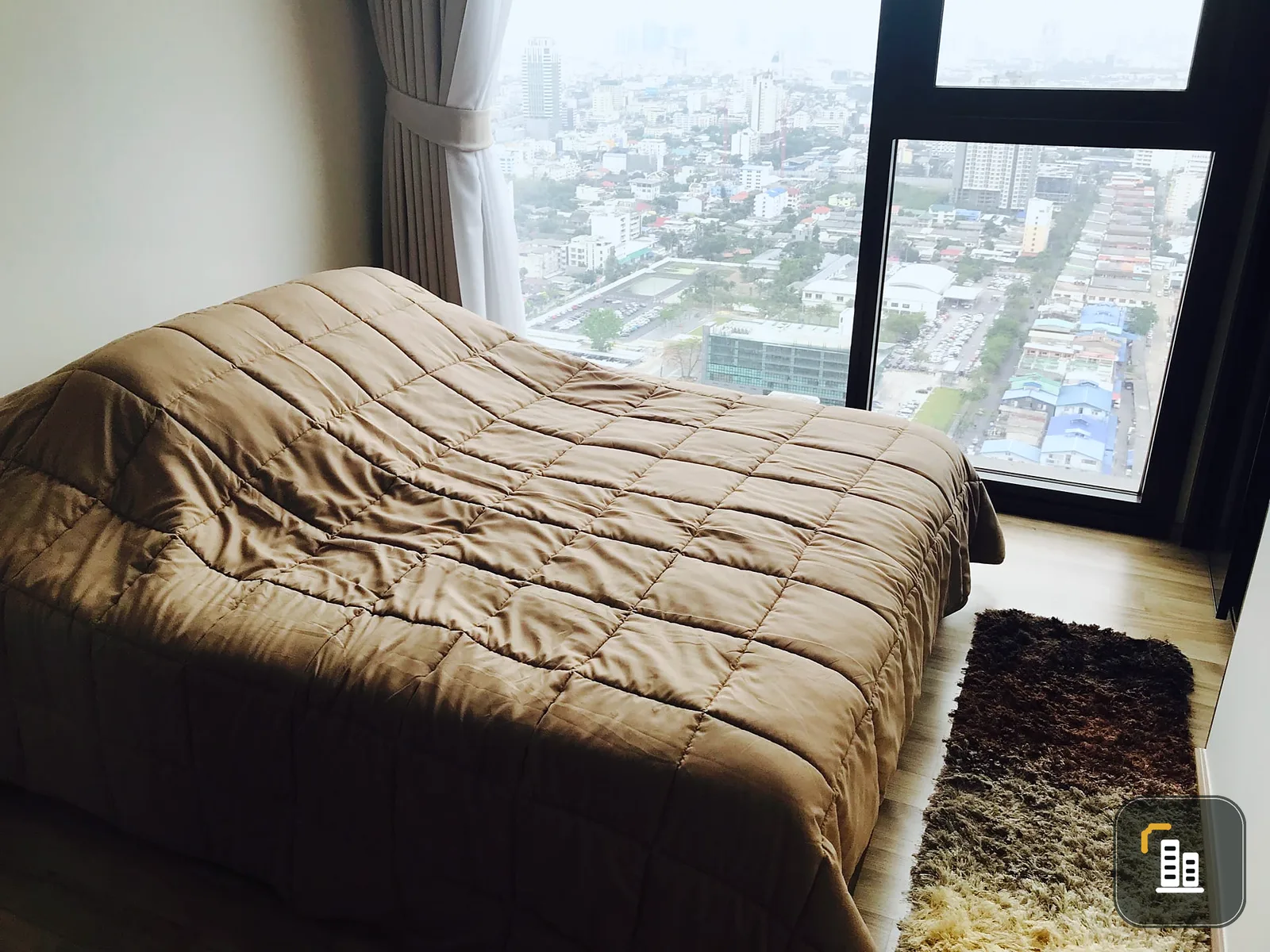 Selling The Line Chatuchak-Mochit, beautiful room, fully furnished, near BTS, MRT Chatuchak, can't be more convenient. If interested, hurry up.