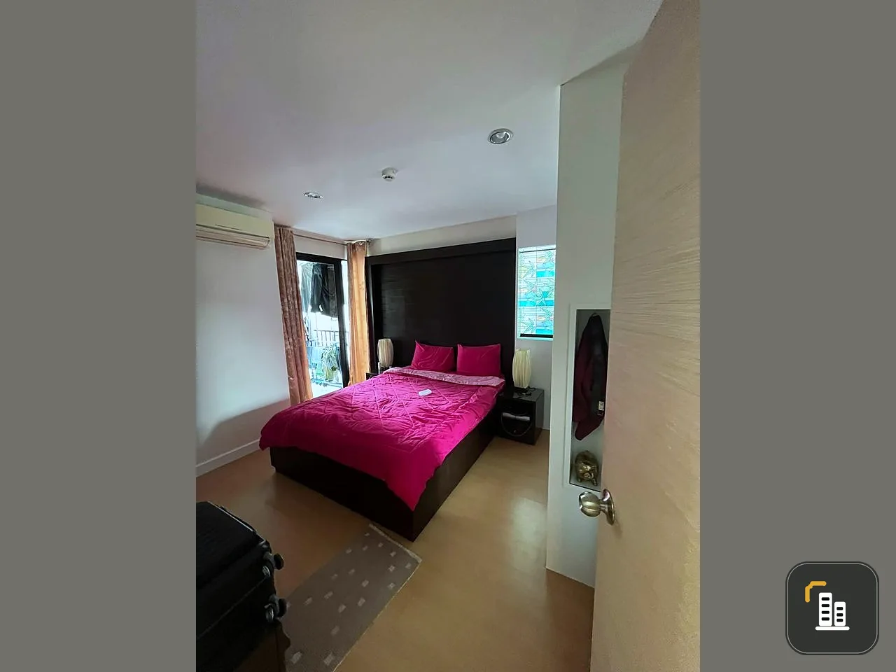 Sell, rent, Metro Sky Ratchada, corner room, nice wallpaper Complete electrical appliances Hurry up to reserve before it's gone.