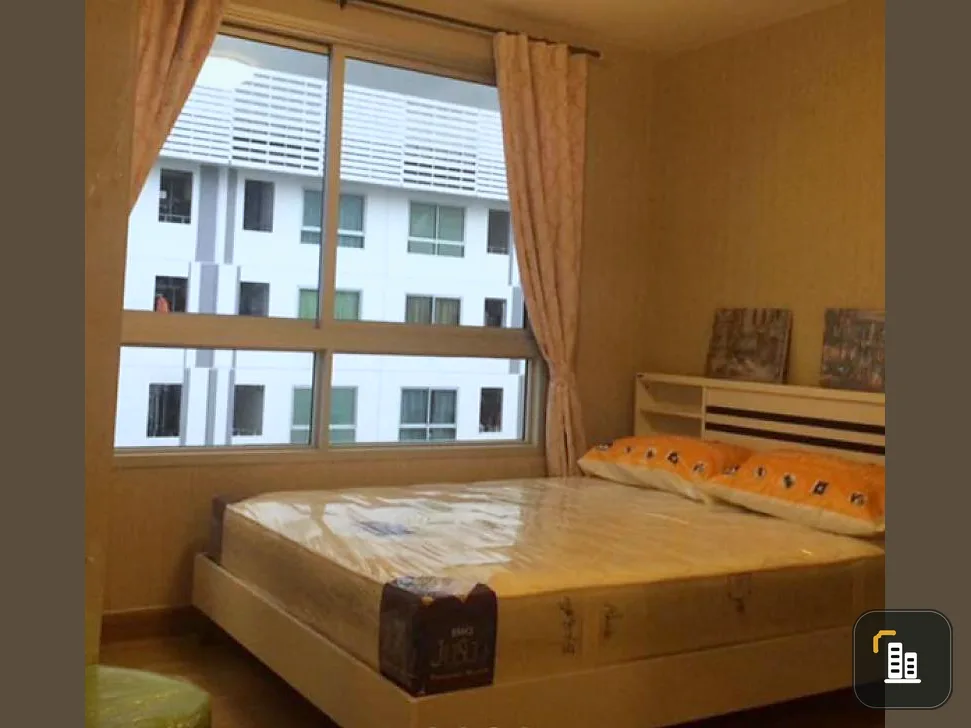 Don't miss it. Cute room. Lovely price. The room only pays 1 month insurance too. Lots of safe locks. Plum Condo Phahon