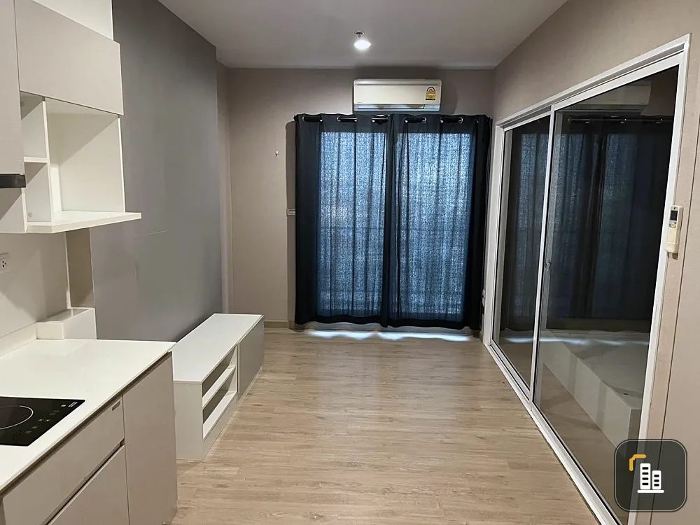 For sale, The Parkland Petchkasem-Thapra, 8th floor, city view on Phra Nakhon side. Partitioned room. Book now. Don't wait.