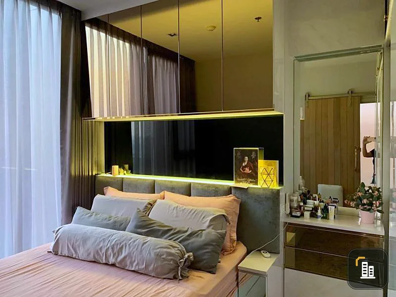 Selling The line Chatuchak - Mo Chit, fully furnished, built-in with all real wood materials. Get a full garden view. If interested, hurry up.