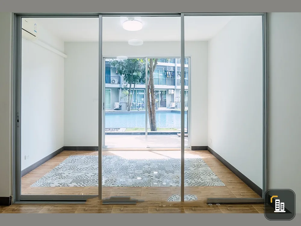 Urgent sale!! Condo A Space Me Sukhumvit 77, 1st floor, Building A, beautiful room next to the swimming pool. Ready to move in. Hurry up to reserve!!