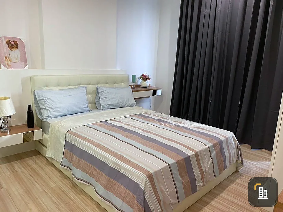 Sell, rent, The Hotel Service, no building blocking the view The large sofa is very nice to sit on. Hurry up to reserve first come first serve.