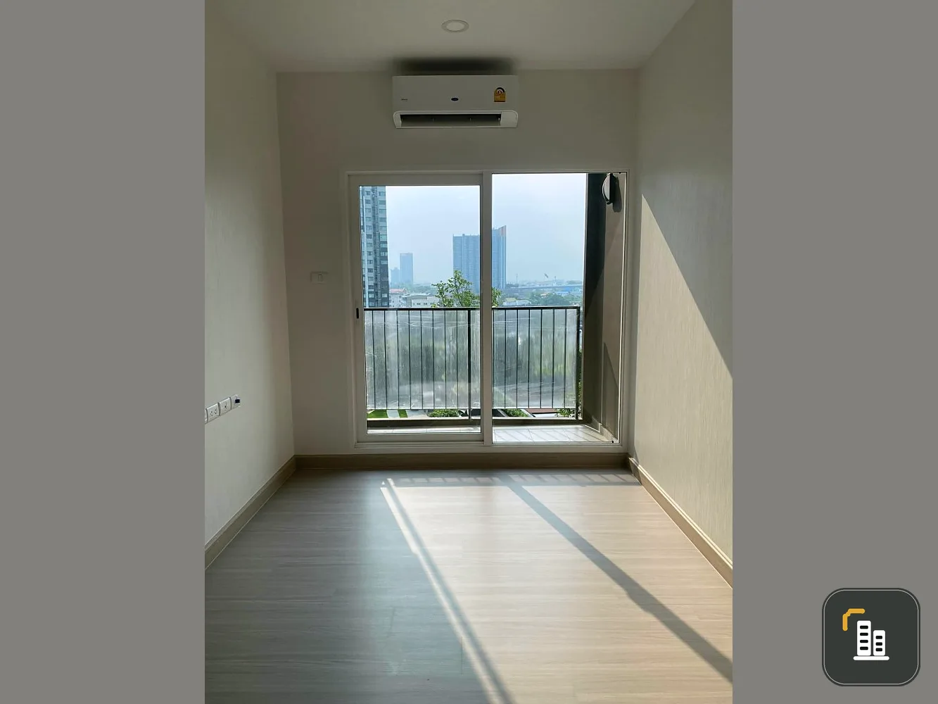 For sale: Supalai Loft Sathorn-Ratchaphruek, 7th floor, corner room, 2 bedrooms, very good view. If you don't reserve, you will regret it.